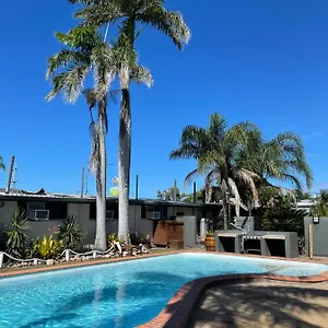 queens-beach-motor-hotel.queenslandhotels.net/